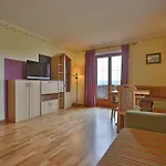Farm stay Stiedlbauerhof Seeham